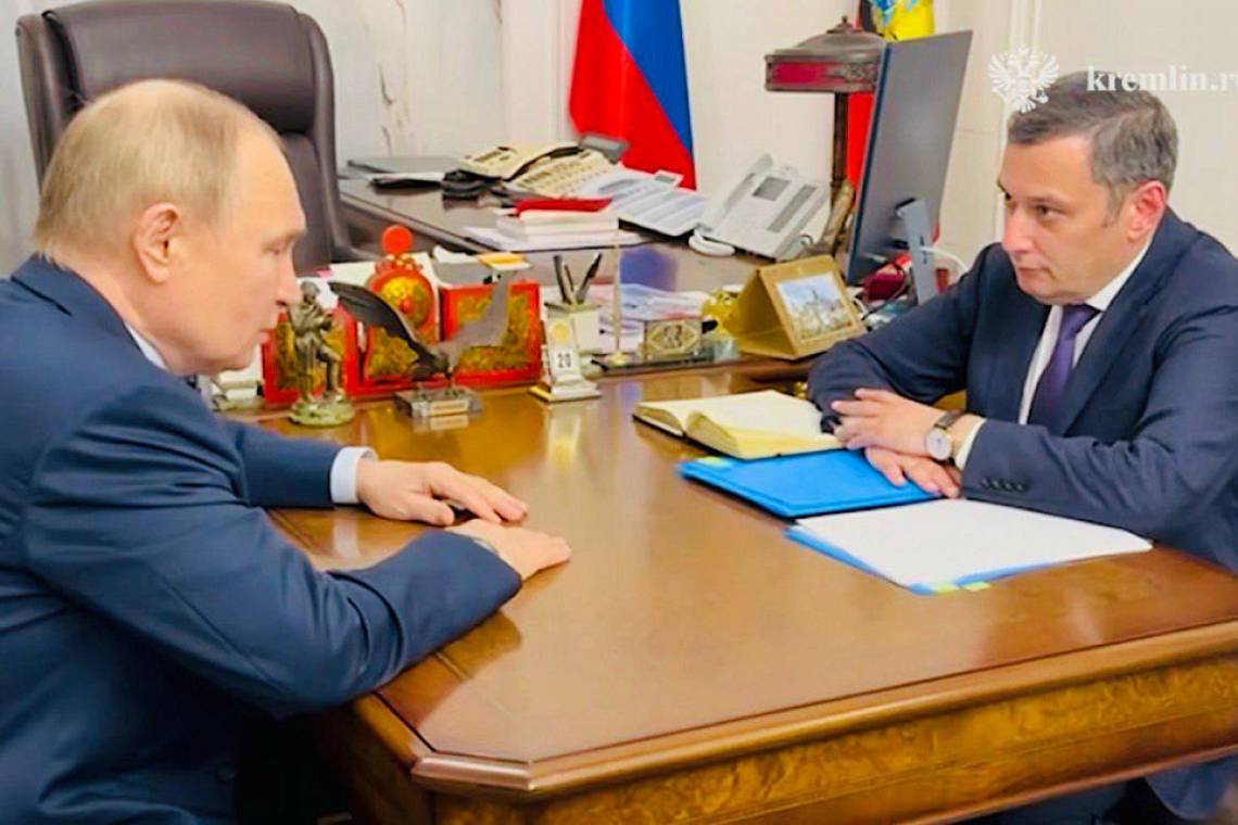 Президент РФ Владимир Путин встретился с врио губернатора Курской области Александром Хинштейном