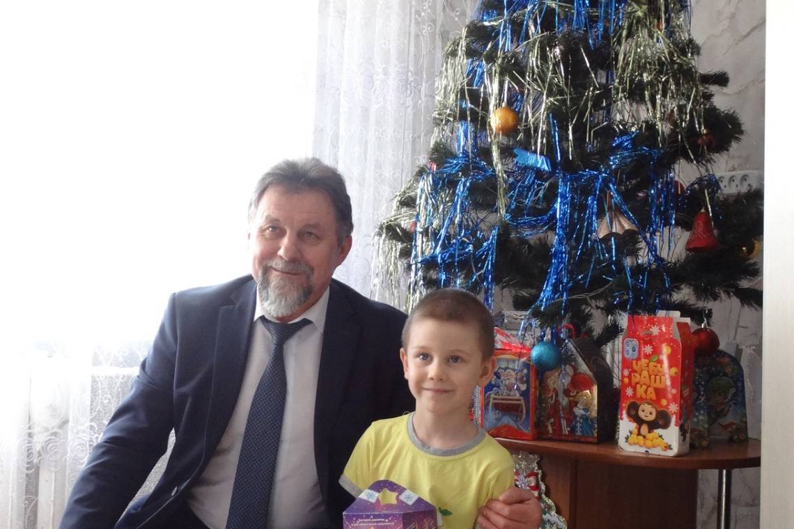 Глава Курчатовского района Александр Ярыгин принял участие в акции «Елка желаний»