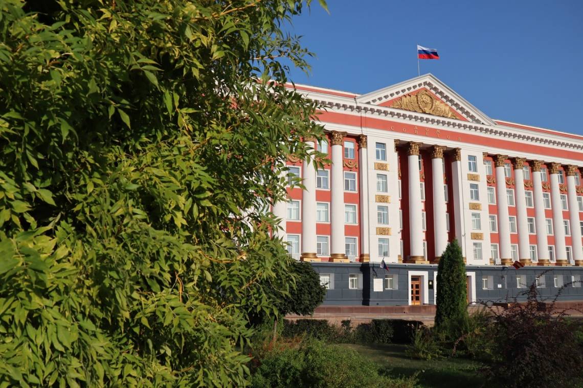 Поддержка семей с детьми-школьниками, которые временно выехали из отселенных районов