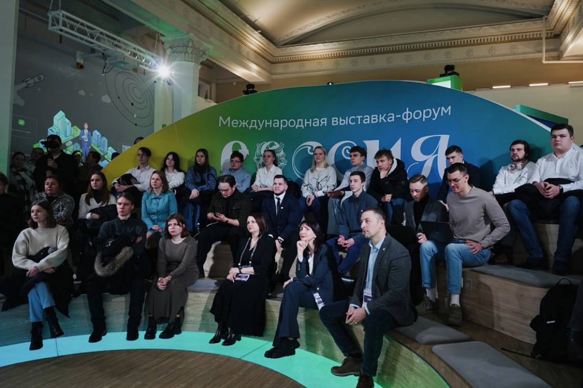 Курские студенты представили стартапы на выставке ВДНХ в Москве