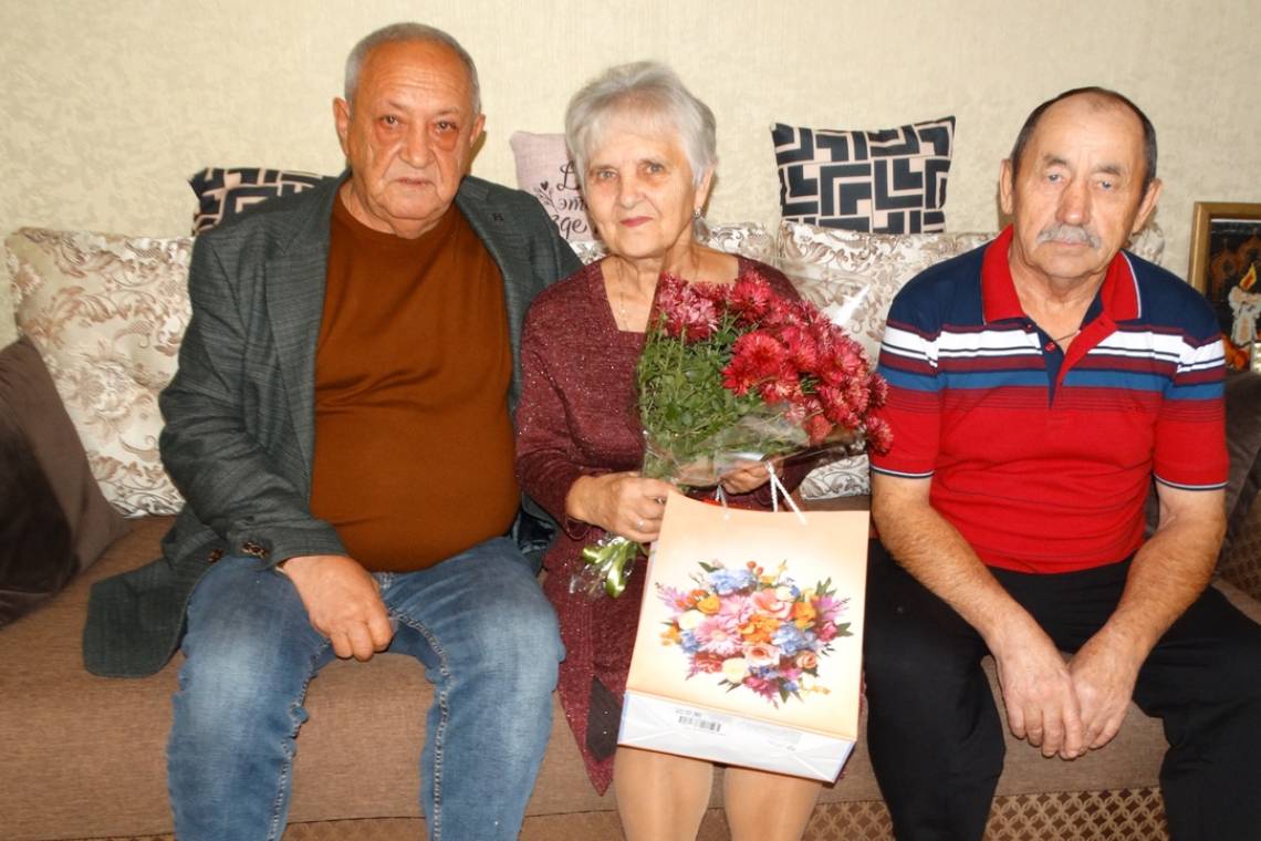 Свое 70-летие жительница Кореневского района отмечает на Курчатовской земле