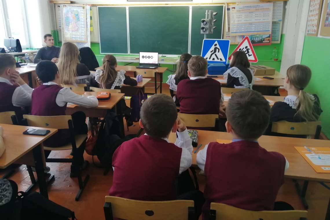 В школе Курчатовского района работал мобильный комплекс «Лаборатория безопасности»