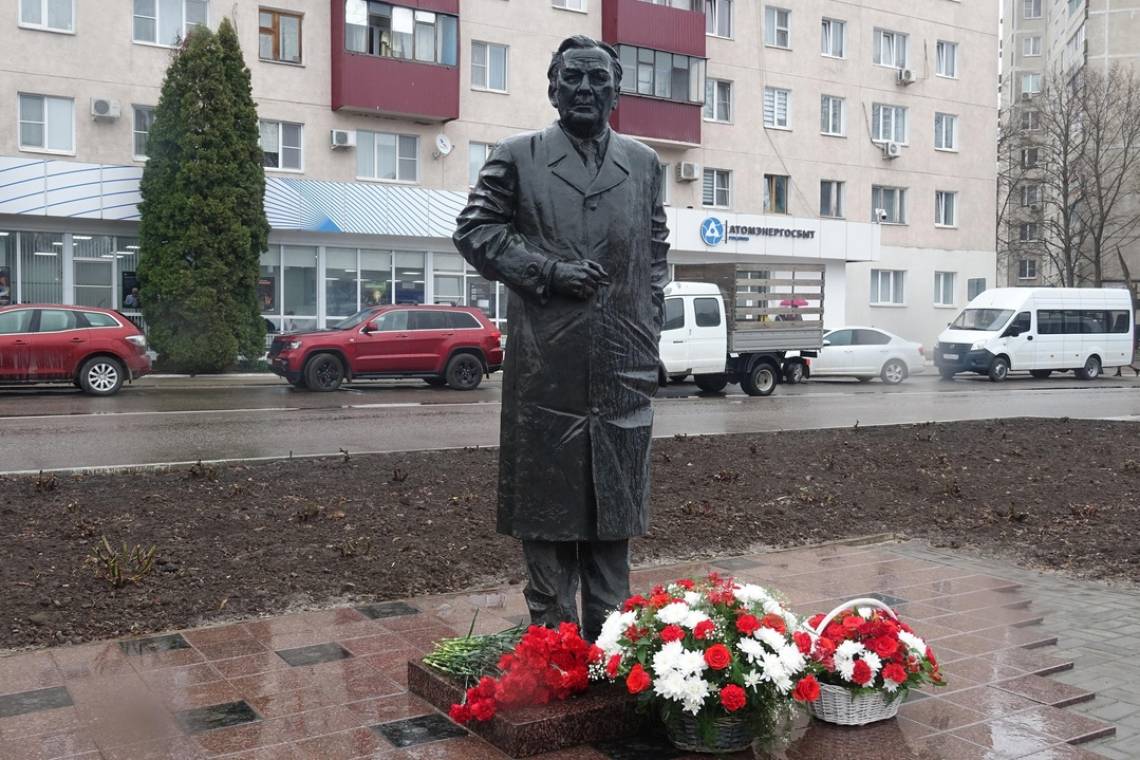 В Курчатове прошел памятный митинг, посвященный Тому Николаеву