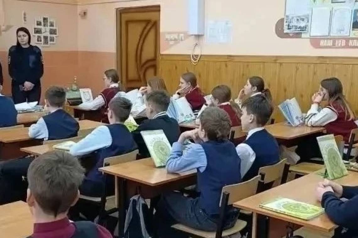 Курчатовские полицейские проводят в образовательных учреждениях беседы с учащимися о вреде наркотиков