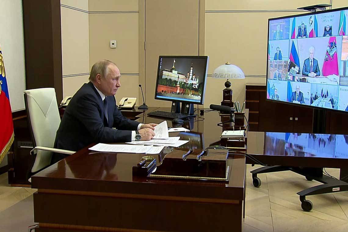 Роман Старовойт принял участие в совещании под руководством Президента РФ о мерах социально-экономической поддержки субъектов страны