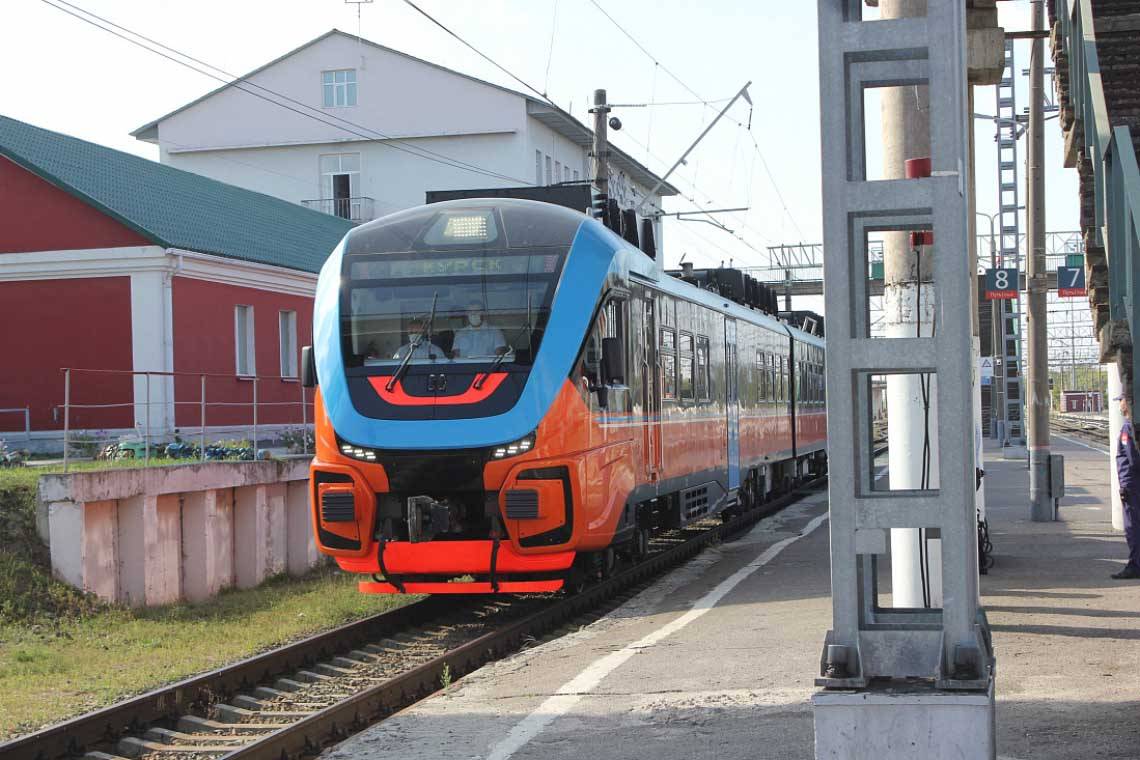 В пригородных поездах - до 7 лет бесплатно
