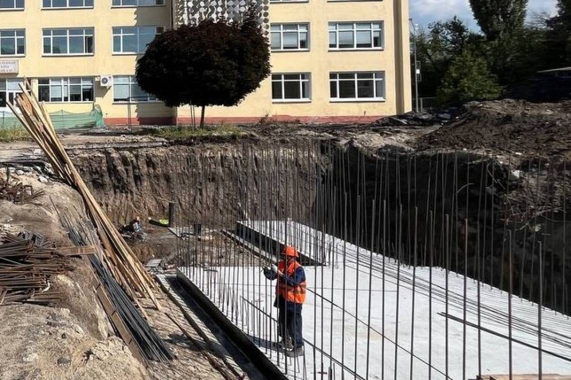В Курчатове продолжается благоустройство Площади культур
