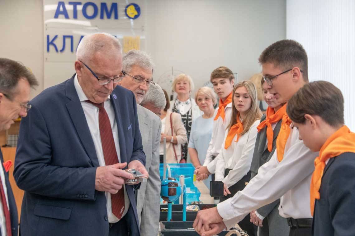 В курчатовской гимназии № 2 открылся второй в городе «Атомкласс»