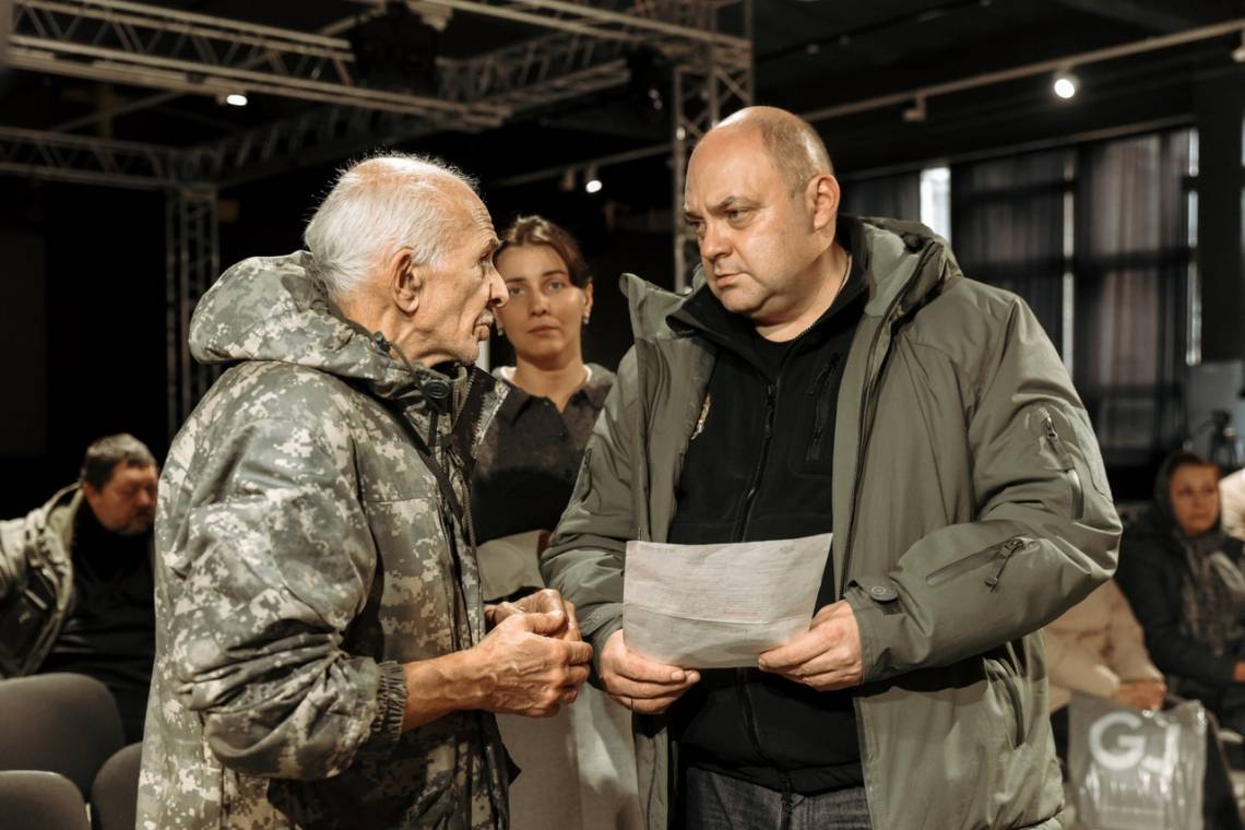 Губернатор Алексей Смирнов посетил площадку креативного кластера «Поток», где развёрнут пункт личного приёма граждан