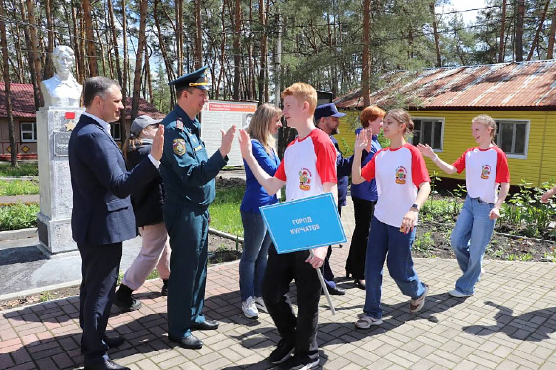 В соревнованиях «Школа безопасности» участвуют 17 команд из районов области