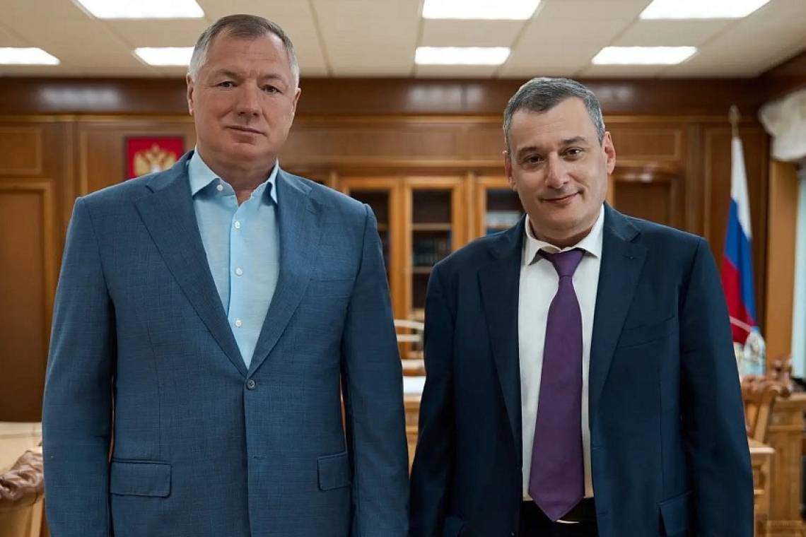 Александр Хинштейн обсудил с Маратом Хуснуллиным развитие жилищного строительства и помощь переселенцам